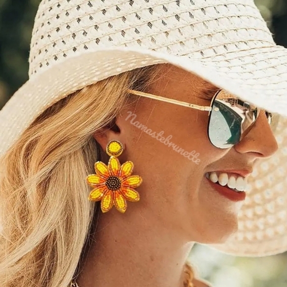 🌻 Sunflower Beaded Drop Dangle Earrings - Picture 3 of 15